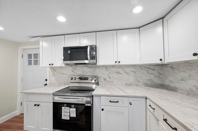 198 Uxbridge Rd, Sutton, MA 01590