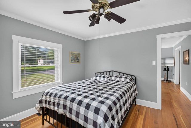 55 LAKE DR, Edinburg, VA 22824