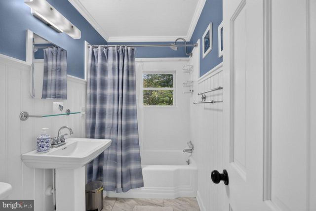55 LAKE DR, Edinburg, VA 22824