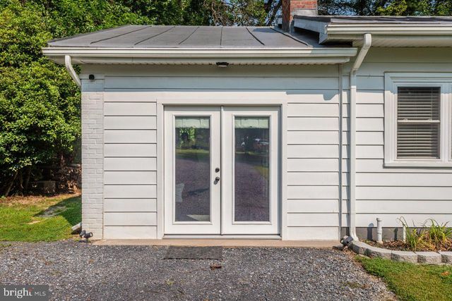 55 LAKE DR, Edinburg, VA 22824