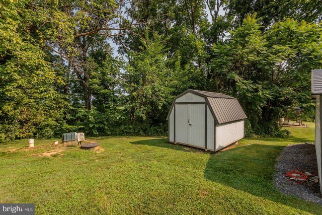 55 LAKE DR, Edinburg, VA 22824