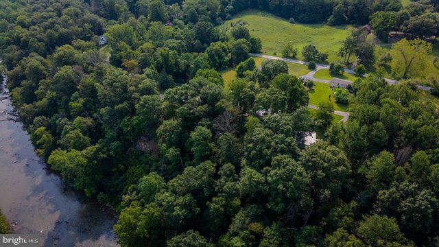 55 LAKE DR, Edinburg, VA 22824