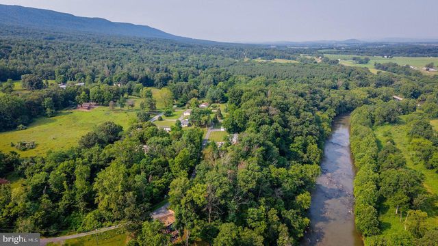 55 LAKE DR, Edinburg, VA 22824