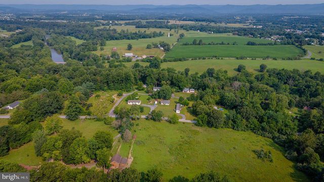 55 LAKE DR, Edinburg, VA 22824
