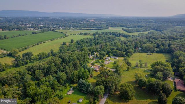 55 LAKE DR, Edinburg, VA 22824