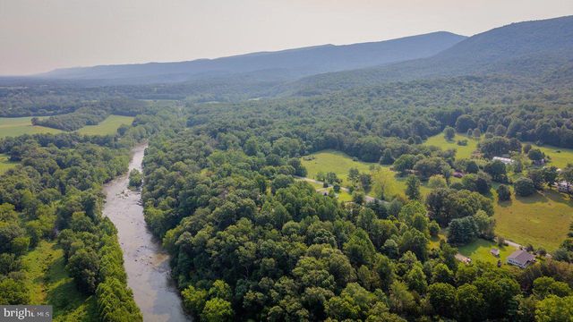 55 LAKE DR, Edinburg, VA 22824