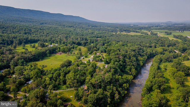 55 LAKE DR, Edinburg, VA 22824