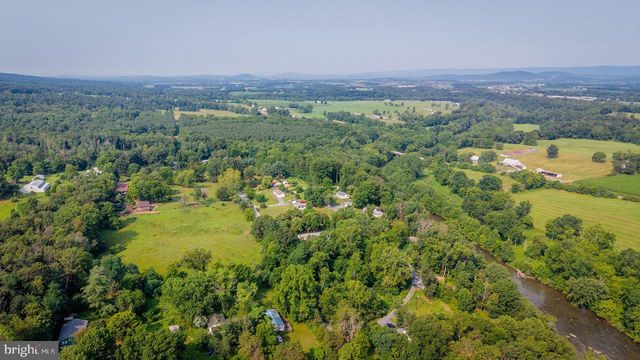 55 LAKE DR, Edinburg, VA 22824
