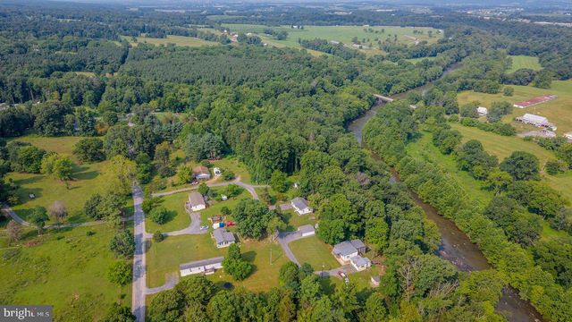 55 LAKE DR, Edinburg, VA 22824