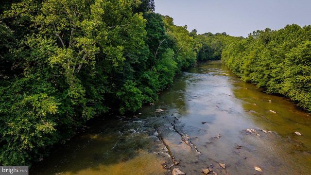 55 LAKE DR, Edinburg, VA 22824