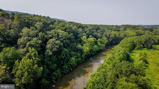 55 LAKE DR, Edinburg, VA 22824