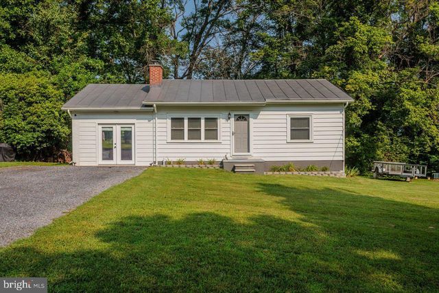 55 LAKE DR, Edinburg, VA 22824