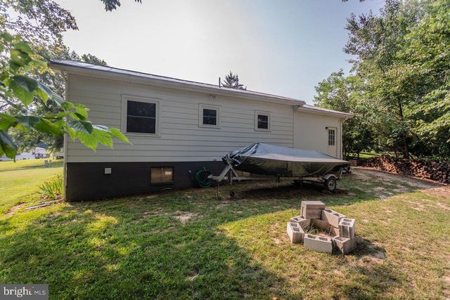55 LAKE DR, Edinburg, VA 22824