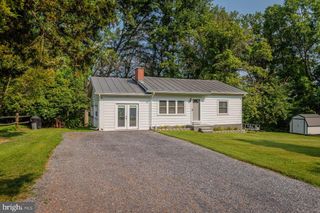 55 LAKE DR, Edinburg, VA 22824