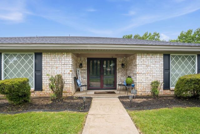 1705 Louella Court, Hurst, TX 76054