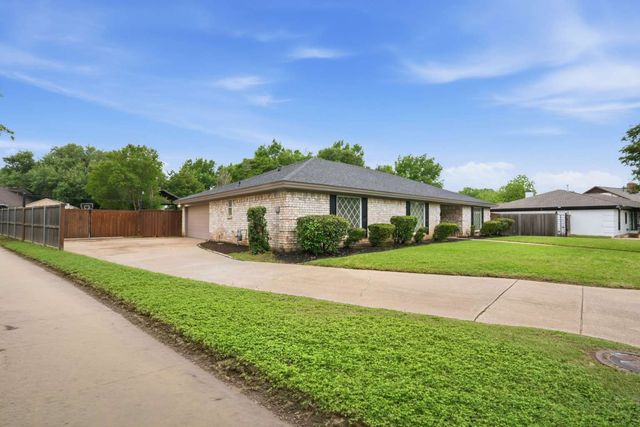 1705 Louella Court, Hurst, TX 76054