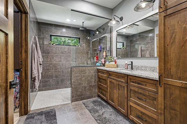 86960 County Road 681, Decatur, MI 49045
