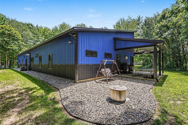 86960 County Road 681, Decatur, MI 49045