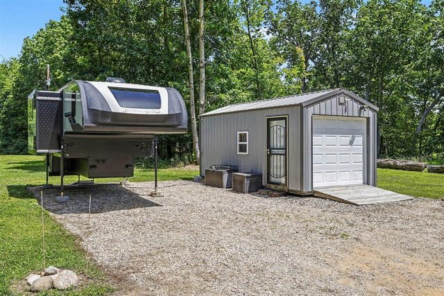 86960 County Road 681, Decatur, MI 49045