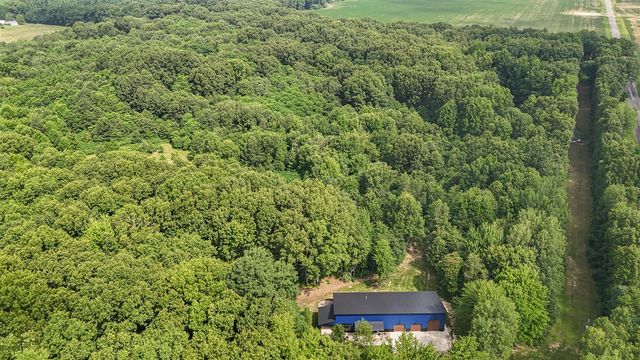 86960 County Road 681, Decatur, MI 49045