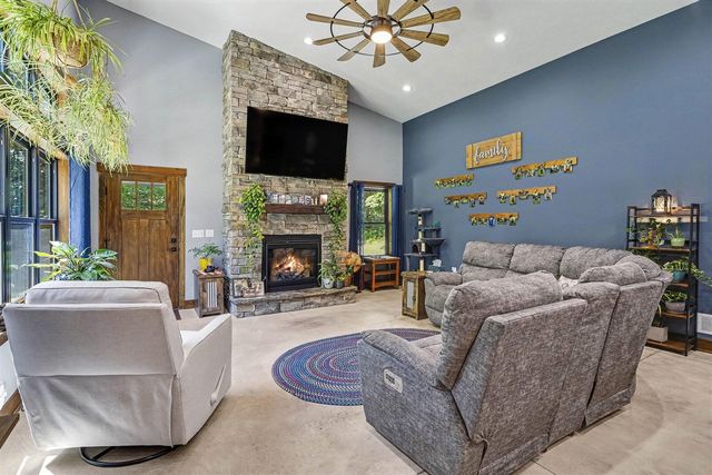 86960 County Road 681, Decatur, MI 49045
