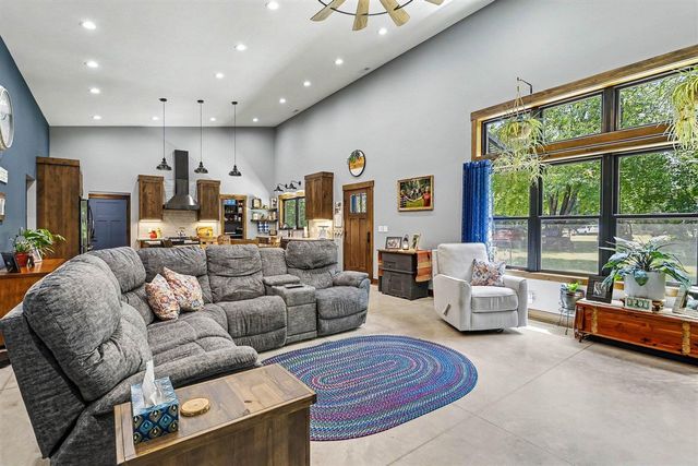 86960 County Road 681, Decatur, MI 49045