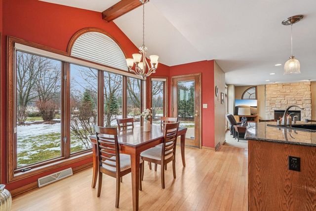 W174N4939 Sheffield COURT, Menomonee Falls, WI 53051