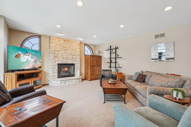 W174N4939 Sheffield COURT, Menomonee Falls, WI 53051