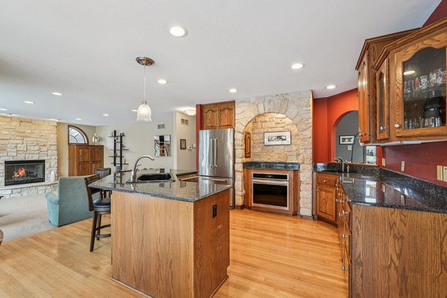 W174N4939 Sheffield COURT, Menomonee Falls, WI 53051