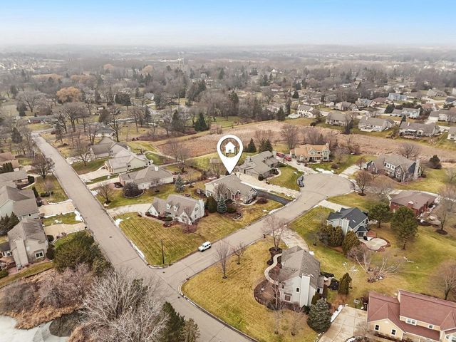 W174N4939 Sheffield COURT, Menomonee Falls, WI 53051