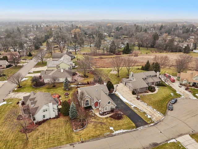 W174N4939 Sheffield COURT, Menomonee Falls, WI 53051