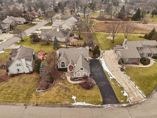 W174N4939 Sheffield COURT, Menomonee Falls, WI 53051
