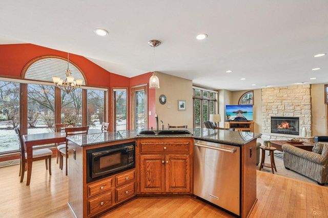 W174N4939 Sheffield COURT, Menomonee Falls, WI 53051