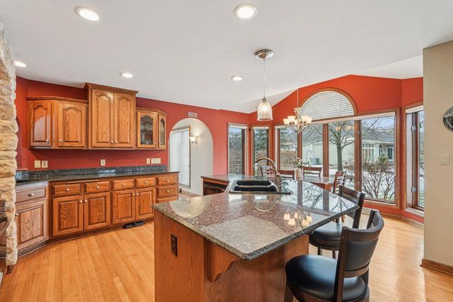 W174N4939 Sheffield COURT, Menomonee Falls, WI 53051