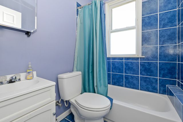 7739 S Stony Island Avenue, Chicago, IL 60649