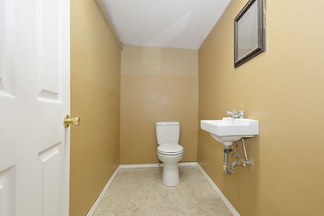 7739 S Stony Island Avenue, Chicago, IL 60649