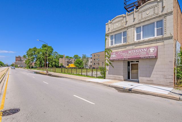 7739 S Stony Island Avenue, Chicago, IL 60649