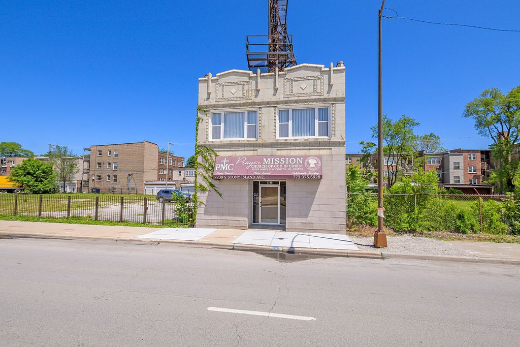 7739 S Stony Island Avenue, Chicago, IL 60649
