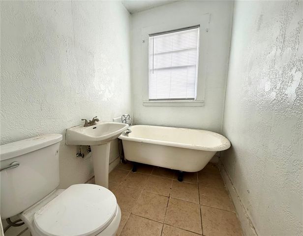 204 AVENUE D NE, Winter Haven, FL 33881
