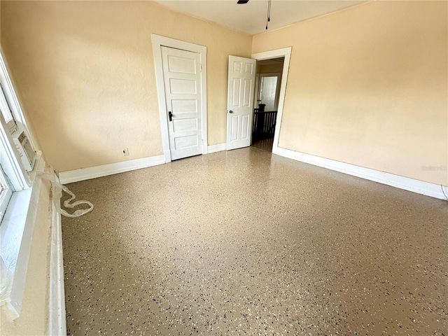 204 AVENUE D NE, Winter Haven, FL 33881