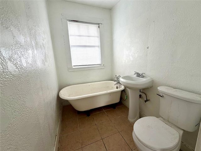 204 AVENUE D NE, Winter Haven, FL 33881