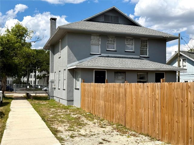 204 AVENUE D NE, Winter Haven, FL 33881