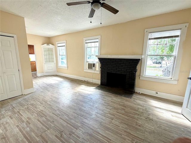 204 AVENUE D NE, Winter Haven, FL 33881