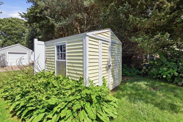 129 Balsam St, Fairhaven, MA 02719