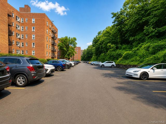 765 Bronx River Rd 6G, Bronxville, NY 10708