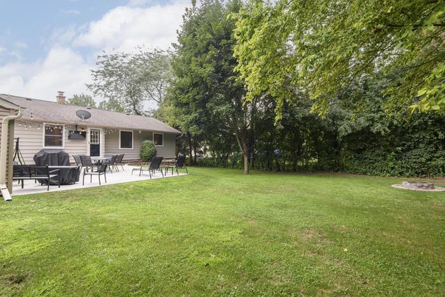 1608 Beverly LANE, West Bend, WI 53090