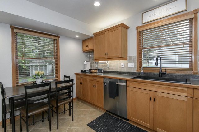 1608 Beverly LANE, West Bend, WI 53090