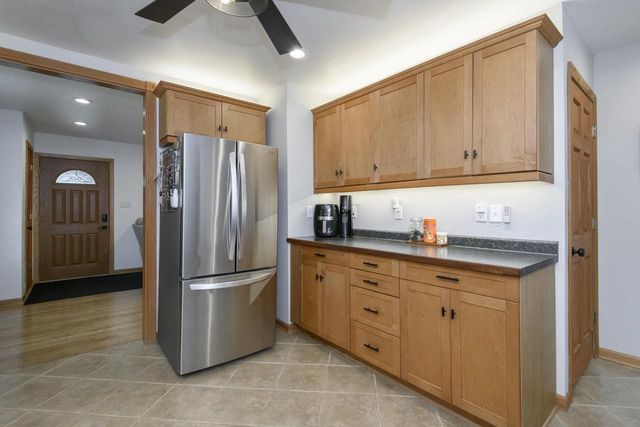 1608 Beverly LANE, West Bend, WI 53090