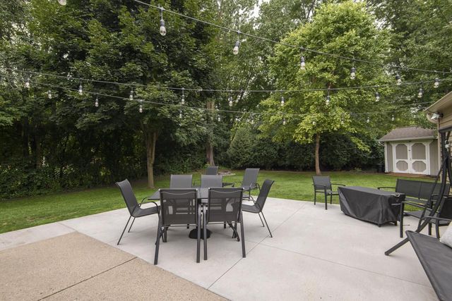 1608 Beverly LANE, West Bend, WI 53090