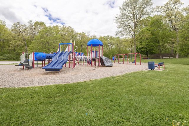 1608 Beverly LANE, West Bend, WI 53090